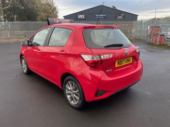 Toyota Yaris 1.5 VVT-h Icon Tech E-CVT Euro 6 (s/s) 5dr