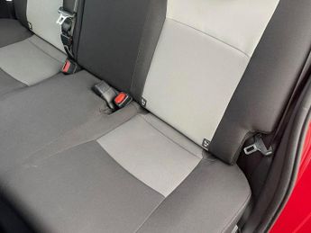 Toyota Yaris 1.5 VVT-h Icon Tech E-CVT Euro 6 (s/s) 5dr