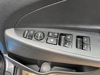 Hyundai TUCSON 1.7 CRDi Blue Drive SE SUV 5dr Diesel DCT Euro 6 (s/s) (141 ps)