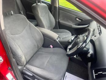 Toyota Prius 1.8 VVT-h T Spirit CVT Euro 5 (s/s) 5dr