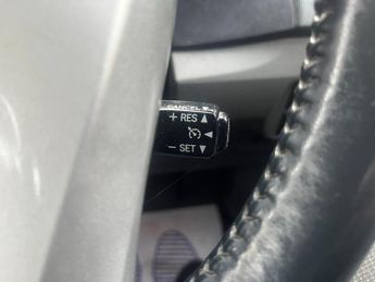 Toyota Prius 1.8 VVT-h T Spirit CVT Euro 5 (s/s) 5dr