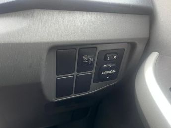 Toyota Prius 1.8 VVT-h T Spirit CVT Euro 5 (s/s) 5dr