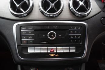 Mercedes-Benz GLA 1.6 GLA180 Urban Edition 7G-DCT Euro 6 (s/s) 5dr