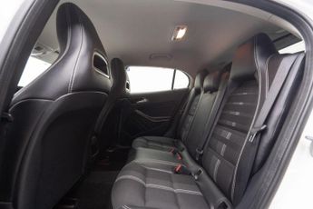 Mercedes-Benz GLA 1.6 GLA180 Urban Edition 7G-DCT Euro 6 (s/s) 5dr