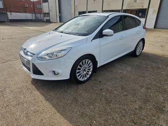 Ford Focus 1.0T EcoBoost Titanium X Euro 5 (s/s) 5dr