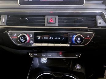 Audi A4 Avant 2.0 TFSI 40 Black Edition S Tronic Euro 6 (s/s) 5dr