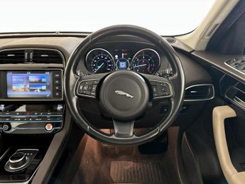 Jaguar F-PACE 2.0 D180 Prestige Auto AWD Euro 6 (s/s) 5dr