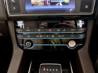 Jaguar F-PACE 2.0 D180 Prestige Auto AWD Euro 6 (s/s) 5dr