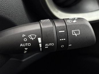 Toyota Aygo X 1.0 VVT-i Edge Hatchback 5dr Petrol x-shift Euro 6 (s/s) (72 ps)