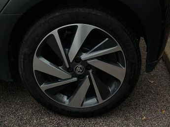 Toyota Aygo X 1.0 VVT-i Edge Hatchback 5dr Petrol x-shift Euro 6 (s/s) (72 ps)