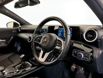 Mercedes-Benz A Class 2.0 A180d SE Euro 6 (s/s) 5dr