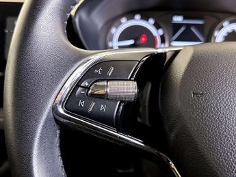 Skoda Fabia 1.0 MPI SE Comfort Euro 6 (s/s) 5dr