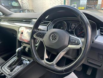 Volkswagen Passat 2.0 TDI EVO SE Nav DSG Euro 6 (s/s) 4dr
