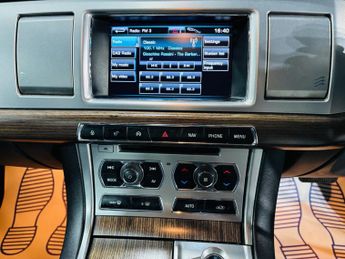 Jaguar XF 2.2d Luxury Auto Euro 5 (s/s) 4dr
