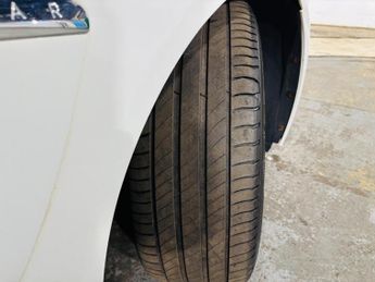 Jaguar XF 2.2d Luxury Auto Euro 5 (s/s) 4dr