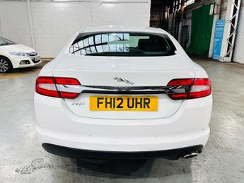 Jaguar XF 2.2d Luxury Auto Euro 5 (s/s) 4dr