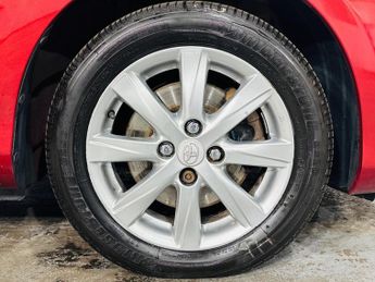 Toyota Yaris 1.5 VVT-h Icon Plus CVT Euro 5 5dr