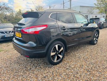 Nissan Qashqai 1.2 DIG-T N-Connecta XTRON 2WD Euro 6 (s/s) 5dr