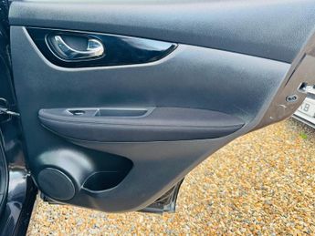 Nissan Qashqai 1.2 DIG-T N-Connecta XTRON 2WD Euro 6 (s/s) 5dr