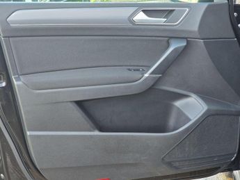Volkswagen Touran 1.5 TSI EVO R-Line DSG Euro 6 (s/s) 5dr