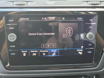 Volkswagen Touran 1.5 TSI EVO R-Line DSG Euro 6 (s/s) 5dr