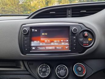 Toyota Yaris 1.33 Dual VVT-i Icon Multidrive S Euro 5 5dr Euro 5