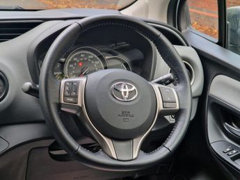 Toyota Yaris 1.33 Dual VVT-i Icon Multidrive S Euro 5 5dr Euro 5