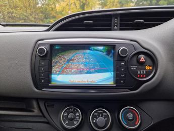 Toyota Yaris 1.33 Dual VVT-i Icon Multidrive S Euro 5 5dr Euro 5