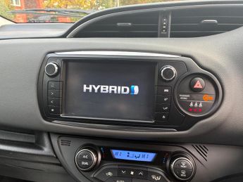Toyota Yaris 1.5 VVT-h Sport E-CVT Euro 6 5dr