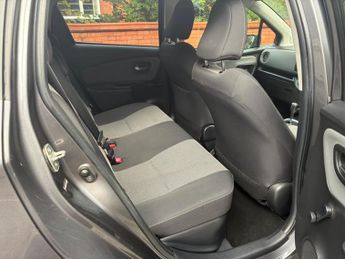Toyota Yaris 1.5 VVT-h Sport E-CVT Euro 6 5dr