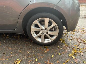 Toyota Yaris 1.5 VVT-h Sport E-CVT Euro 6 5dr