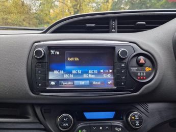 Toyota Yaris 1.5 VVT-h Icon E-CVT Euro 6 5dr