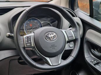 Toyota Yaris 1.5 VVT-h Icon E-CVT Euro 6 5dr