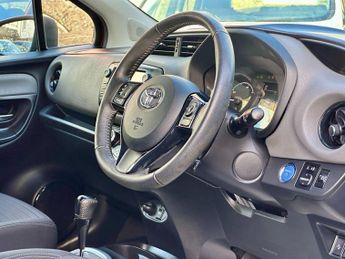 Toyota Yaris 1.5 VVT-h Icon E-CVT Euro 6 (s/s) 5dr