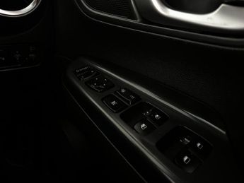 Hyundai KONA 39kWh Premium Auto 5dr (10.5kW Charger)