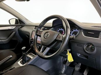 Skoda Octavia 1.5 TSI ACT SE Technology Euro 6 (s/s) 5dr