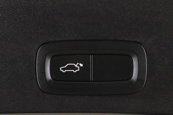 Volvo XC40 1.5 T3 R-Design Euro 6 (s/s) 5dr