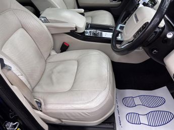 Land Rover Range Rover 3.0 SD V6 Vogue Auto 4WD Euro 6 (s/s) 5dr