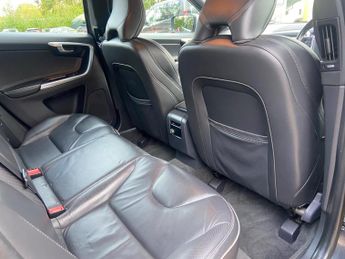 Volvo XC60 2.4 D5 R-Design Lux Nav Auto AWD Euro 6 (s/s) 5dr