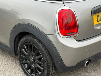 MINI Hatch 1.5 Cooper Auto Euro 6 (s/s) 3dr
