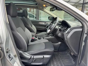Nissan Qashqai 1.2 DIG-T N-Connecta XTRON Euro 6 (s/s) 5dr