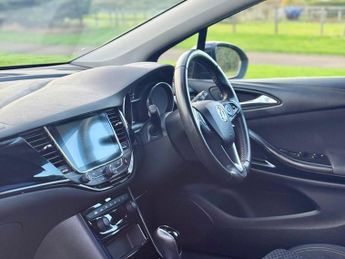 Vauxhall Astra 1.6 CDTi BlueInjection SRi Nav Auto Euro 6 (s/s) 5dr
