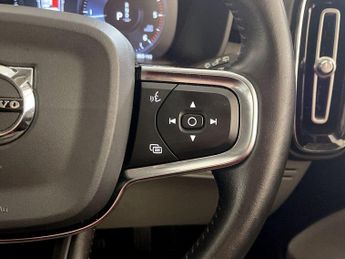 Volvo XC40 2.0 D4 Inscription Auto AWD Euro 6 (s/s) 5dr