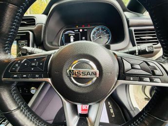Nissan Leaf 40kWh N-Connecta Auto 5dr