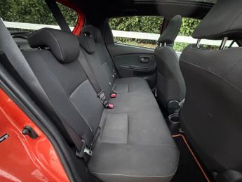 Toyota Yaris 1.5 VVT-h Orange Edition E-CVT Euro 6 5dr