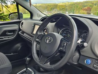 Toyota Yaris 1.5 VVT-h Icon Tech E-CVT Euro 6 (s/s) 5dr