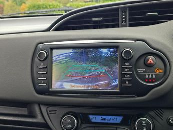 Toyota Yaris 1.5 VVT-h Icon Tech E-CVT Euro 6 (s/s) 5dr