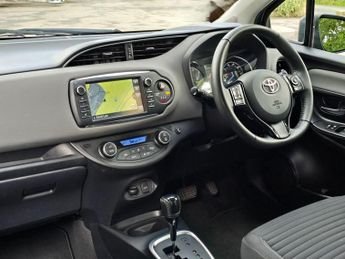 Toyota Yaris 1.5 VVT-h Icon Tech E-CVT Euro 6 (s/s) 5dr