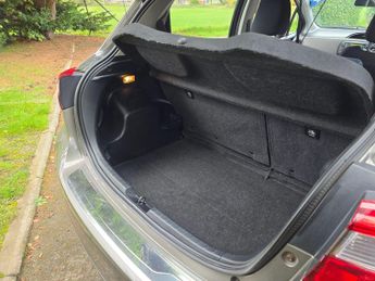 Toyota Yaris 1.5 VVT-h Icon Tech E-CVT Euro 6 (s/s) 5dr