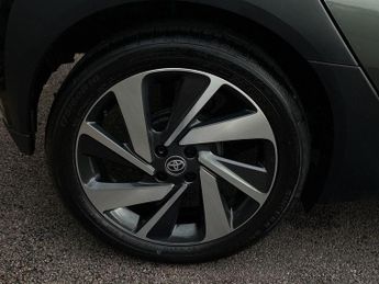 Toyota Aygo X 1.0 VVT-i Edge Hatchback 5dr Petrol x-shift Euro 6 (s/s) (72 ps)